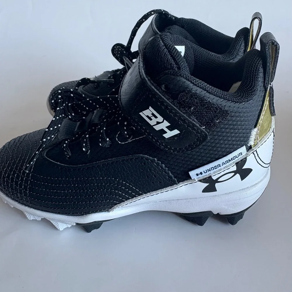Under Armour Harper 7 Mid RM Jr Baseball Cleats Black White Gold 11K NEW